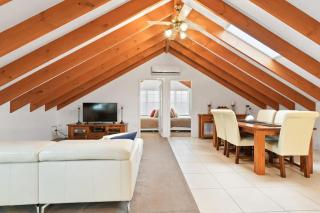 Peel St - Large Family Home Walk to CBD - Bathurst - 9