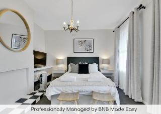 Clinton Cottage 1860s Heritage Home Walk to CBD - 0