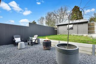 Best Nest on March Cosy Home in CBD Firepit - Orange - 4