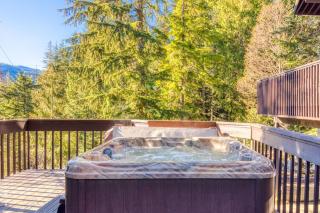 Great Blue Lodge - Spacious Ski Lodge, Hot Tub, Sauna, Game Room & More - Government Camp - 0