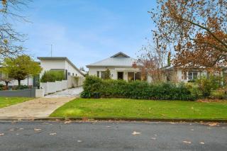 Leafy Lamrock Cosy 3 bedroom home Near CBD - Orange - 8