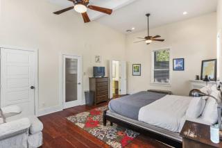 Art Filled Sanctuary in the Heart Of Mid City - New Orleans - 2