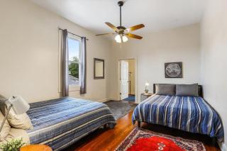 Urban 3 bedroom Local Art Filled Frenchman Oasis - New Orleans - 3