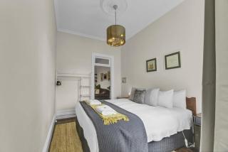 Edwina Suite II - Fireplace, Elegant Heritage Home - 1