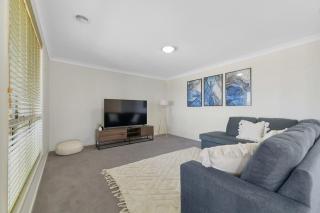 Serene Sullivan - Modern, Convenient, Pet Friendly - Orange - 9
