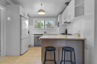 The Edward Charmer - Heritage Home, Pet Friendly - Orange - 7