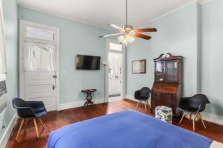 Fab Studio on Tree-Lined Street w City Bikes - New Orleans - 0