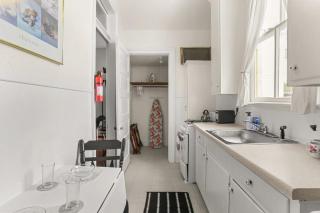 Fab Studio on Tree-Lined Street w City Bikes - New Orleans - 9
