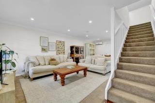 Warrendine Bliss - Cosy Couples Retreat, CBD - Orange - 4