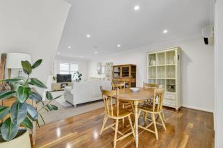 Warrendine Bliss - Cosy Couples Retreat, CBD - Orange - 2