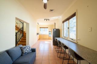 Tranquil Taylor - Two-Storey CBD Family Home, BBQ - Dubbo - 4