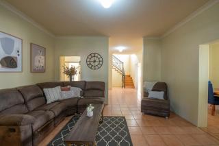 Tranquil Taylor - Two-Storey CBD Family Home, BBQ - Dubbo - 3