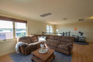 Tranquil Taylor - Two-Storey CBD Family Home, BBQ - Dubbo - 1