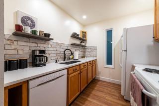 Fall Getaway in Cozy 2BR near Old Town Lafayette - Lafayette - 6