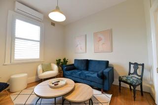 Hope St Cottage I - Historic Haven, Mountain Views - 3