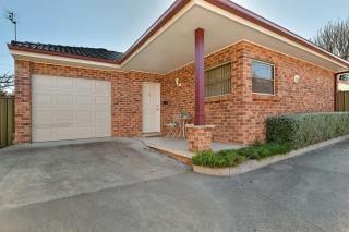 Central 2 Bed, 2 Bath Villa - Walk to Town - Orange - 9