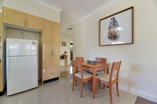 Central 2 Bed, 2 Bath Villa - Walk to Town - Orange - 1