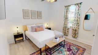 Sunny 5Bed w Parking and direct Streetcar access - New Orleans - 1