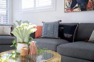 Getaway on Curran - CBD Escape, EV Plug, Firepit - Orange - 2