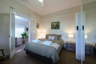Bultje Bliss - CBD Haven, 1920s Timeless Charm - Dubbo - 9