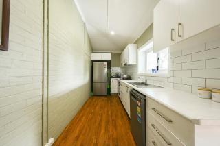 Bultje Bliss - CBD Haven, 1920s Timeless Charm - Dubbo - 1