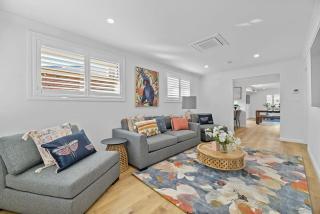 Cosy on Curran - CBD Escape, EV Plug, Firepit - Orange - 9