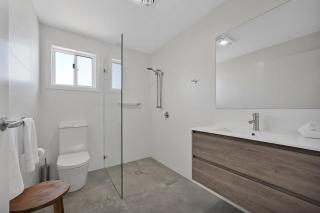 The Elm Apartments - The Gold Room - Orange - 8