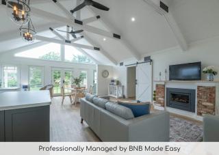 Hamptons Cottage - Refined Living, Light-Filled - Dubbo - 0