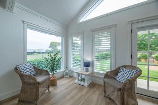 Hamptons Cottage - Refined Living, Light-Filled - Dubbo - 9