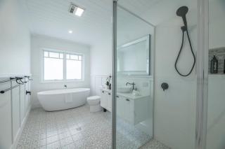 Hamptons Cottage - Refined Living, Light-Filled - Dubbo - 8
