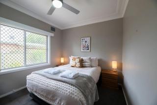 Roycox Cottage - Charming Escape, Fireplace - Dubbo - 2
