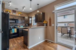 Prairie Oasis I Sleeps 16 l BBQ & Patio l Smart TV - Sylvan Lake - 3