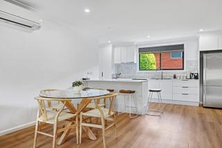 Kenna St - Modern Design, Pet Friendly - Orange - 8