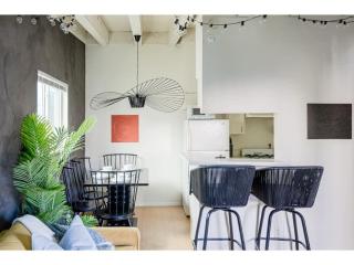 The Yonder I Close to Downtown I Sleep 5 I Kitchen - Austin - 7