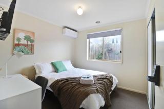 Reconnect on Daly I Epworth and Deakin - Geelong - 4