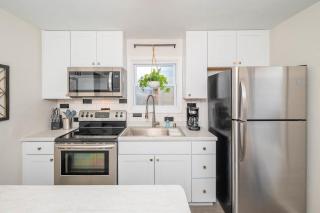 Cottage on Kernan- Sleeps 5 - Appleton - 8