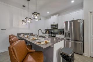 Brand New Corner Lot Pond View Vacation Home - 6