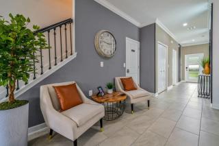 Brand New Corner Lot Pond View Vacation Home - 3