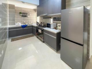 Serenity Haven - 2-BR Gated Pool Netflix DSTV - 7