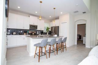 Stunning 5BR Home - Your Dream Getaway - Kissimmee - 1