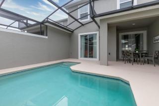 Modern Chic-Spacious, Private Pool, Prime Location - 2