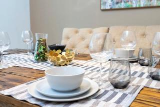 Super nice and spacious 9BDR home - 2