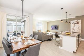 Modern Villa, Themed Beds, Private Pool - Kissimmee - 8