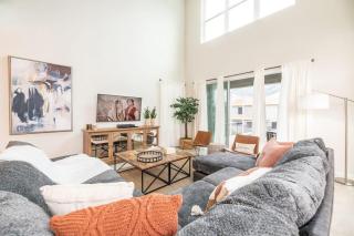 Themed Home 5BR - Private Pool, Prime Location - Kissimmee - 6