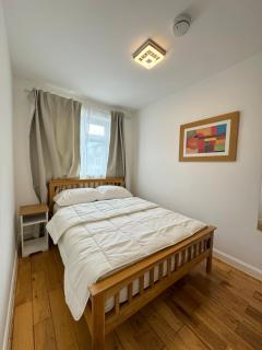 Spacious 4BD Home near ExCel London! - 0