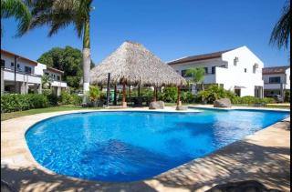 Fabulous 2-Story Condo with Big Pool - Short Drive to Beaches - Garita - 0