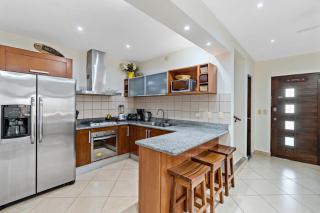 Fabulous 2-Story Condo with Big Pool - Short Drive to Beaches - Garita - 6
