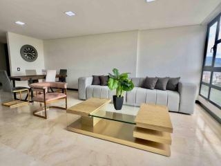 702 Beautiful and spacious apartment in El Poblado - 2
