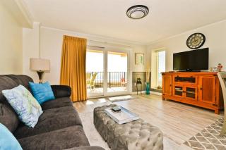 Oceanfront w Stunning Views Amenities Galore - Myrtle Beach - 4
