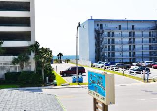 Ocean Blvd Paradise Steps to Beach w Pool and Grill - Myrtle Beach - 9